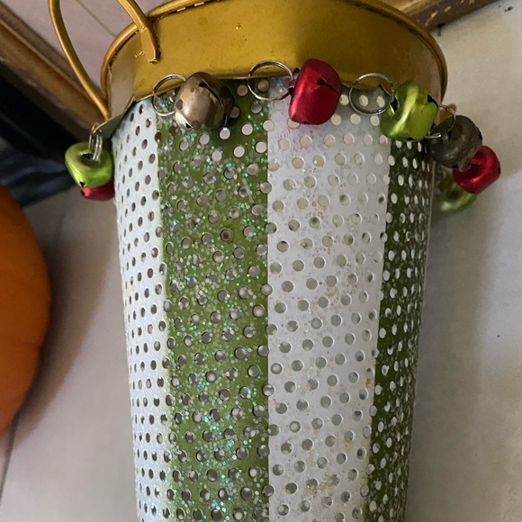 Vintage Christmas basket container - Picture 2 of 6
